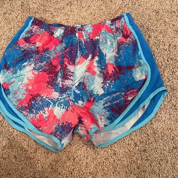 Never worn. - Picture 1 of 4